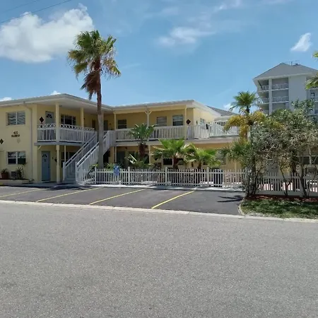 Silver Sands Motel
